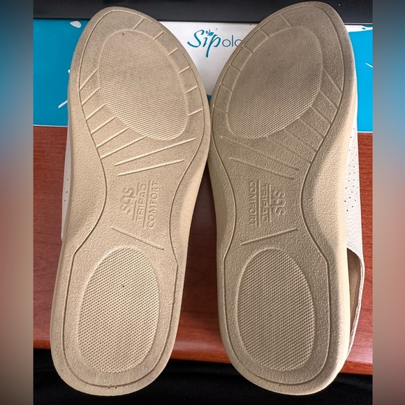 SAS Sandals 10M, like new - Picture 2 of 5